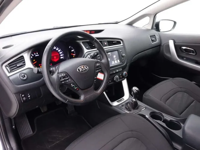 Kia Ceed SW / 1.4 CRDi Wagon Nav Edition + GPS + ALU16 Image 8