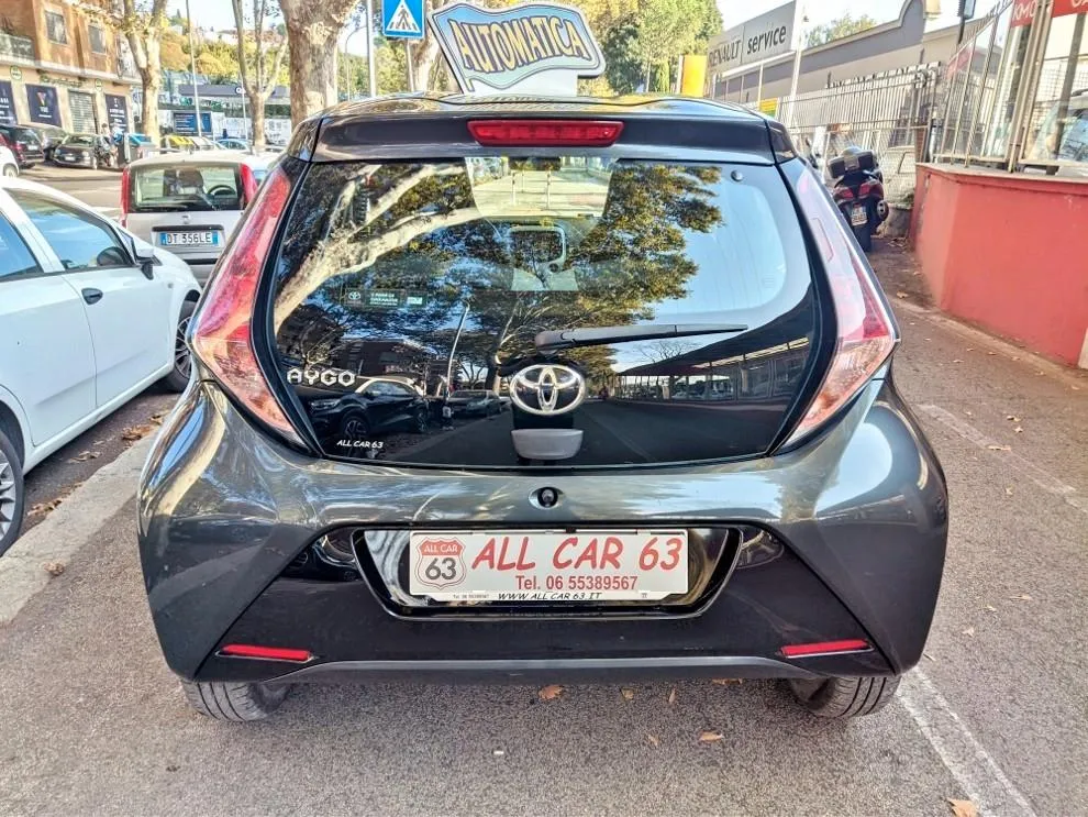 TOYOTA Aygo Image 5